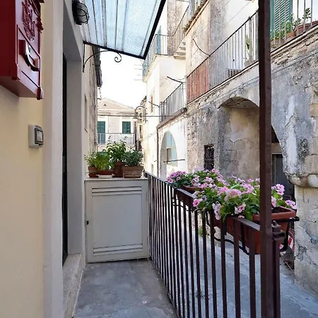 Balcone Sul Vicolo Modica